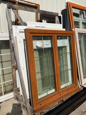 many different types of windows in a building