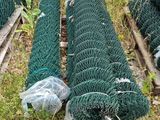 de nombreux types de gabions différents posés au sol