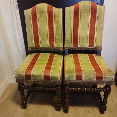 Paire de chaises de style Louis XIII