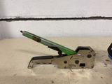 an image of a stapler and stapler on a table