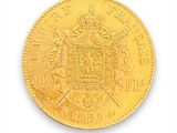 une image d'une pièce d'or sur fond blanc