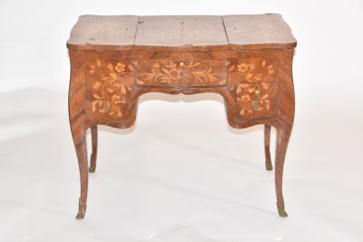 Coiffeuse galbée toute face de style Louis XV, en marqueteri… - Photo 1