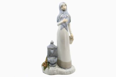 Espagne - LLADRO Statuette en porcelaine émaillée représenta…