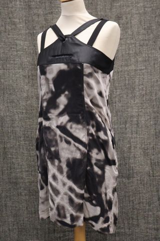 IKKS Black Label – Robe courte à bretelles et fermeture éclair ef...