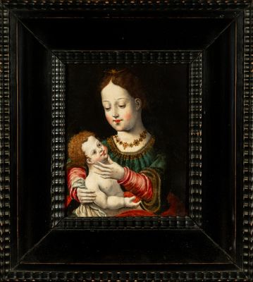 une image d'un tableau représentant une femme tenant un enfant dans ses bras