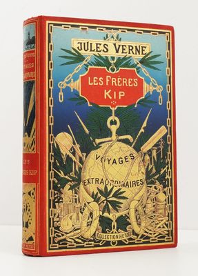 un vieux livre dont la couverture est ornée d'une image d'éléphant