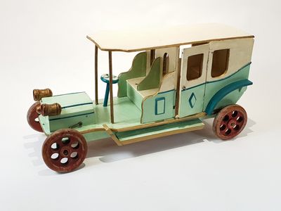 France, 1910-1914 , grande limousine de voyage en bois laqué…