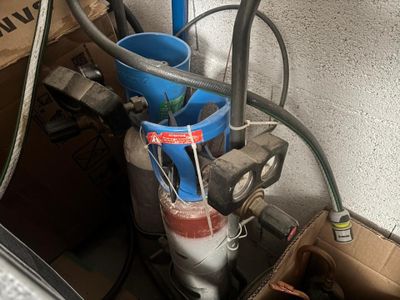 Un poste à souder chariot et bouteilles - Photo 1