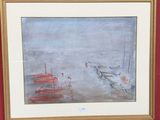 tableau encadré représentant des bateaux dans un port, avec un mur rouge en arrière-plan