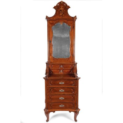 une photo d'une commode en bois surmontée d'un miroir