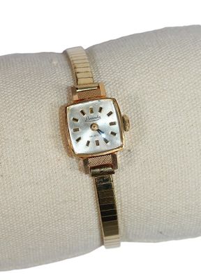 LACORDA - MONTRE BRACELET de dame, boitier carré en or 750/1…