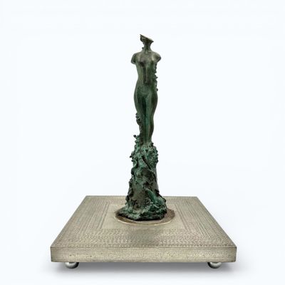 Ecole du XXe Venus Epreuve en bronze à patine verte. H : 27,…