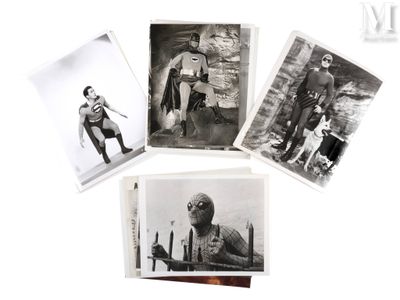 quatre photos en noir et blanc représentant un homme, une femme et un chien