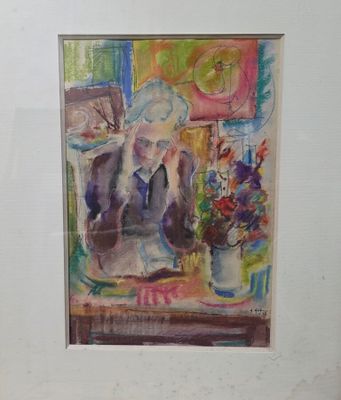 un tableau représentant une femme assise à une table devant un vase de fleurs