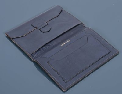 HERMES Portefeuille en cuir noir souple texturé à motif losa…