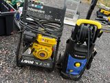 une photo d'un nettoyeur haute pression et d'autres outils dans un parking