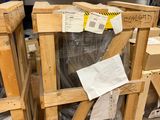 un grand nombre de boîtes posées sur une palette