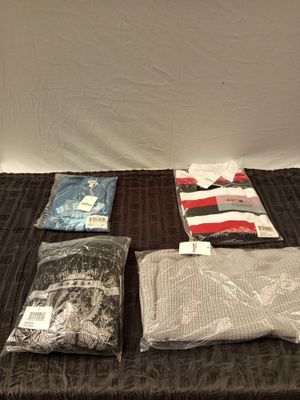 Lot de 30 pièces de textile de la marque JENNIFER comprenant…