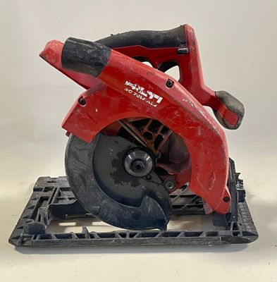 1 scie circulaire HILTI modèle SC 70W- A22 sans accu.