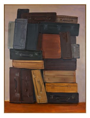 un tableau représentant une pile de valises posées sur une table
