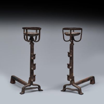 Paire de landiers en fonte et fer forgé. - Photo 1