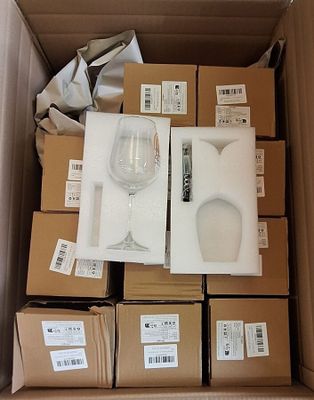 37 / 1 palette de 72 kg de housses de coussins, collan… - Photo 1