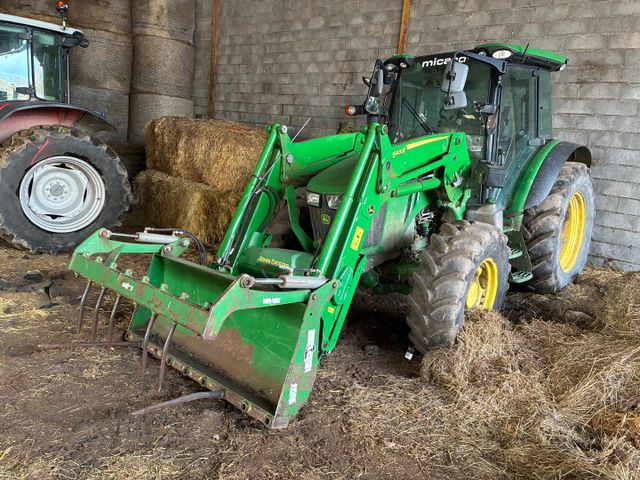 Tracteur agricole JOHN DEERE 5100, immatriculé EX-113-YE, 1ère mi...