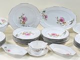 a picture of a bunch of plates and bowls