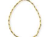 un collier en or dont la chaîne a la forme d'une chaîne