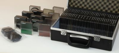Valise comprenant 76 FILTRES pour photographe de marque COKI…