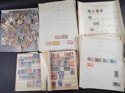 1 boite bleue avec des pages d'anciennes Colonies Françaises…