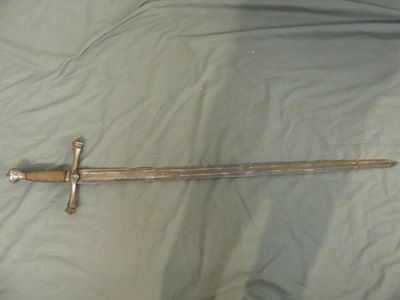 Grande épée de style, garde fer avec jeu important - lame av…