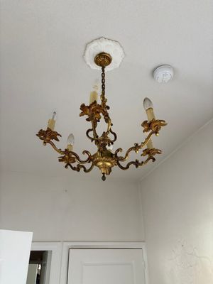 Lustre à 6 bras de lumière de style rocaille