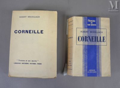 deux livres posés l'un à côté de l'autre sur une table