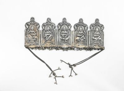 Suite de 5 plaques cultuelles à l'effigie de