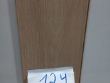 une affiche sur la porte des toilettes indiquant de ne pas utiliser les toilettes