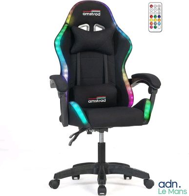 une photo d'un fauteuil de gaming avec une télécommande