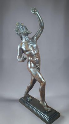 Faune nu et dansant, d’après l’Antique - Objet d'art unique