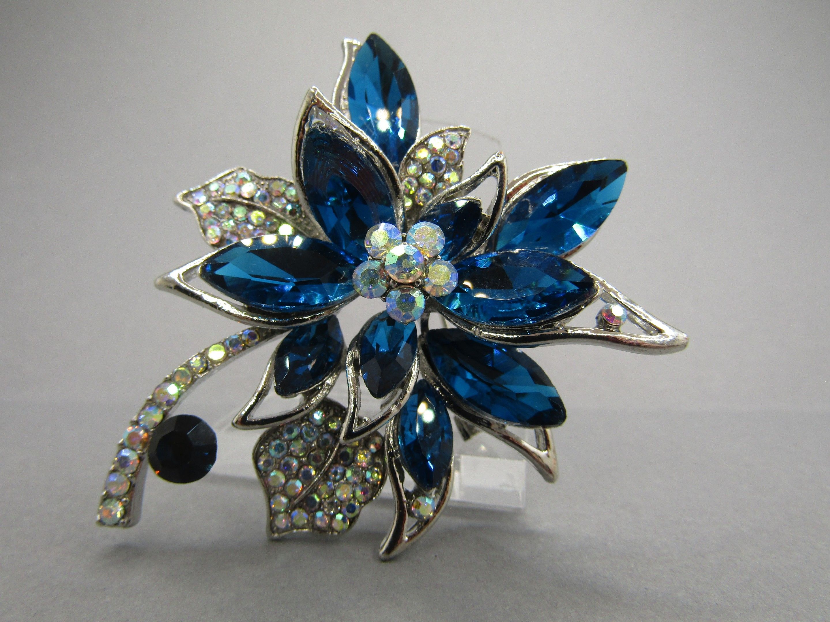 Objets d'art & Curiosités