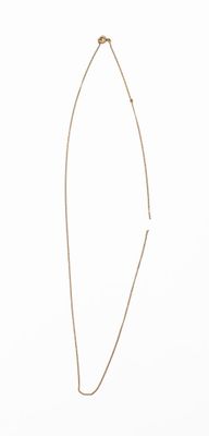 collier plaqué or composé d'une longue chaîne et d'une seule perle