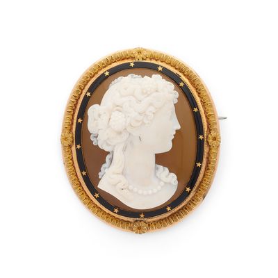 Elément de broche “Camée” Camée sur agate, émail - Photo 1