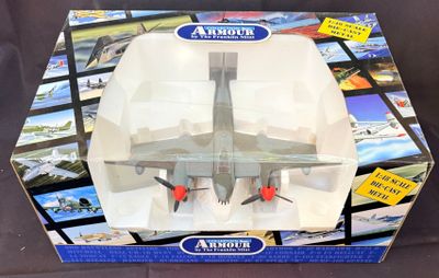 une boîte contenant une maquette d'avion