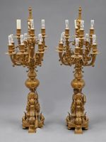 Importante paire de candélabres en bronze ciselé et doré, à … (photo 4)