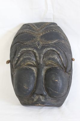 NUO, Yunnan, Chine. Bois noirci et patiné.