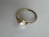 bague plaquée or ornée d'une perle