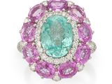 une bague à pierres serties d'émeraude, de saphir rose et de diamants