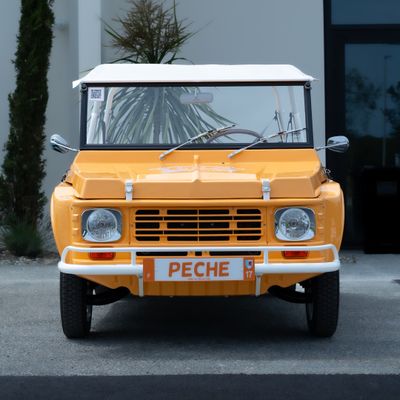 Véhicule de marque MCC AUTOMOTIVE Eden, Orange pêche, immatriculé GW-3 - Photo 1