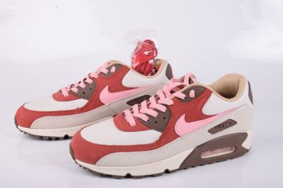 La Nike Air Max se décline dans un coloris rose et marron