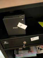 UN ENSEMBLE DE CAISSE COMPRENANT : (photo 3)