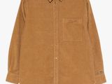 une chemise marron en coton, à col boutonné et à manches longues